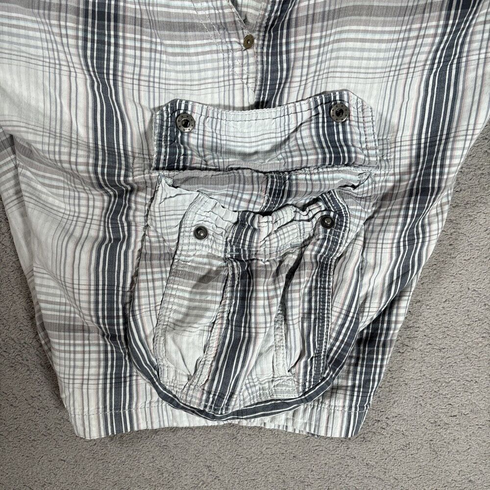 Tommy Bahama Jeans Men’s Size 40 Cargo Shorts Plaid Blue Gray White - Picture 11 of 11
